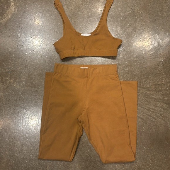 SET - Good American Essentials - Picture 6 of 8